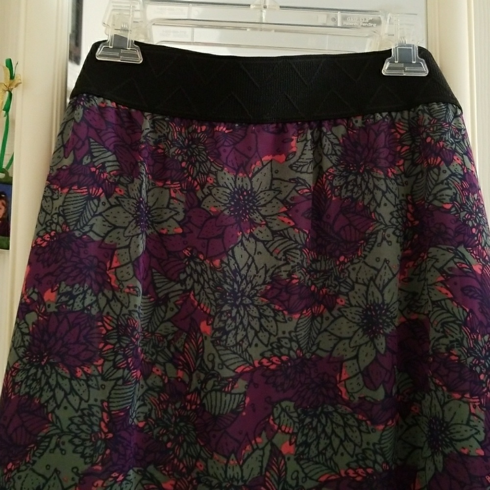 Lola skirt by Lularoe